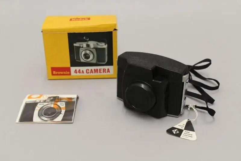 Camera: Brownie 44A — تصویر رکورد موزهٔ ویکتوریا و آلبرت