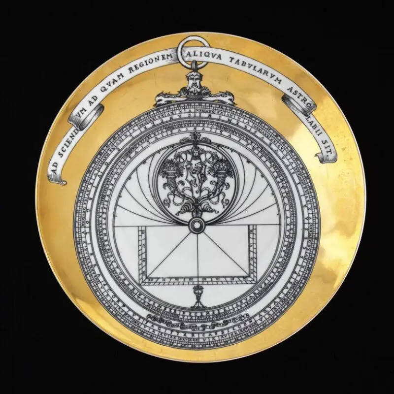 Plate — تصویر رکورد موزهٔ ویکتوریا و آلبرت
