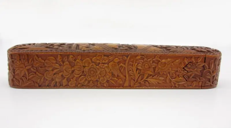 Pen box (qalamdan) — تصویر رکورد موزهٔ ویکتوریا و آلبرت