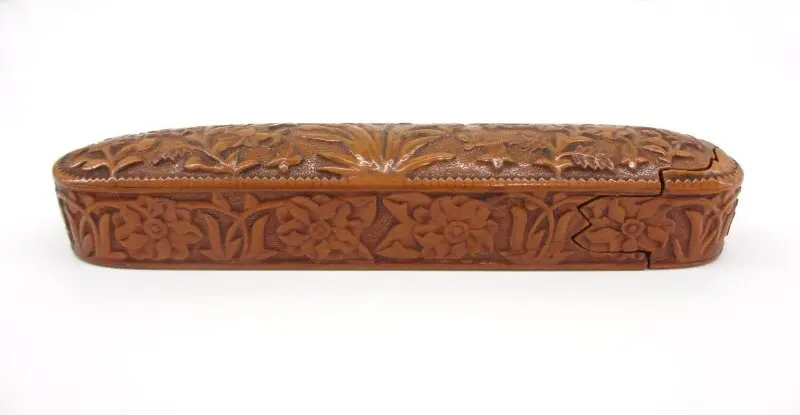 Pen box (qalamdan) — تصویر رکورد موزهٔ ویکتوریا و آلبرت