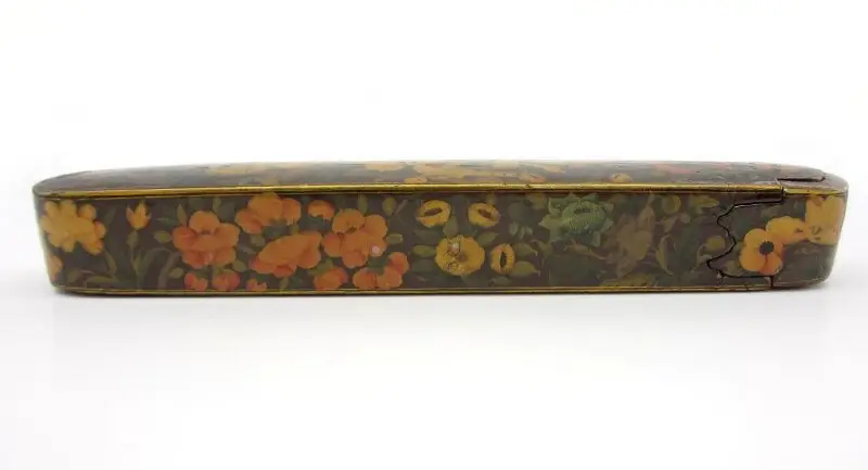 Pen box (qalamdan) — تصویر رکورد موزهٔ ویکتوریا و آلبرت