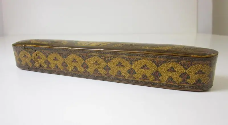 Pen box (qalamdan) — تصویر رکورد موزهٔ ویکتوریا و آلبرت