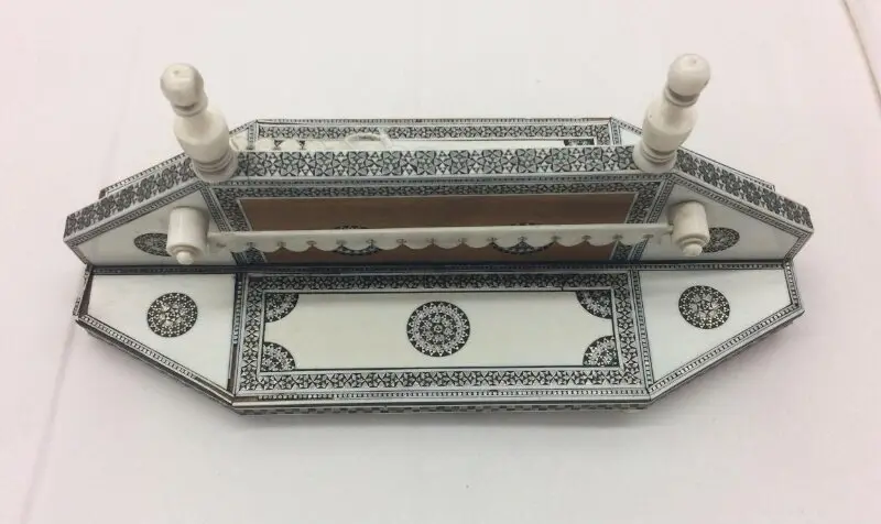 Pen rack — تصویر رکورد موزهٔ ویکتوریا و آلبرت
