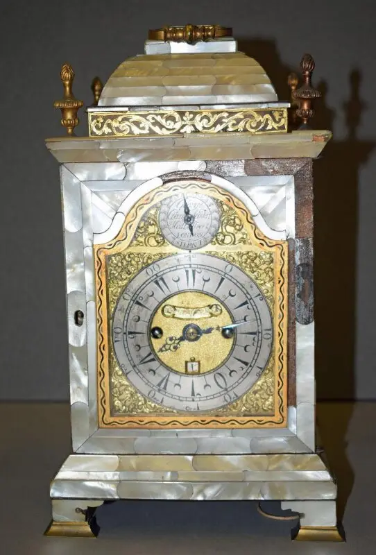 Clock — تصویر رکورد موزهٔ ویکتوریا و آلبرت
