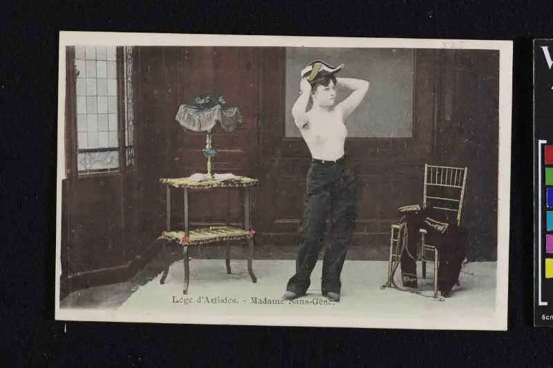Postcard: Loge d'Artistes-Madame Sans-Gêne — تصویر رکورد موزهٔ ویکتوریا و آلبرت
