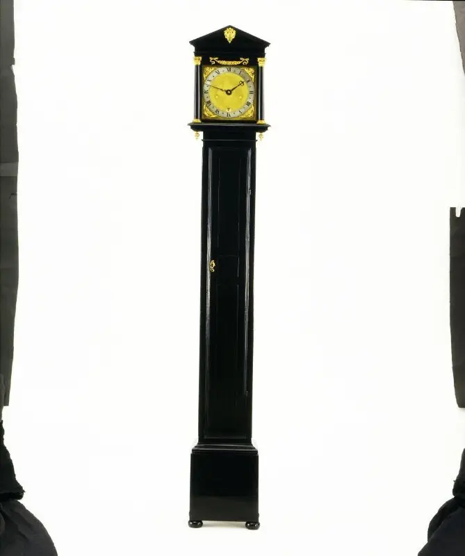 Longcase clock — تصویر رکورد موزهٔ ویکتوریا و آلبرت