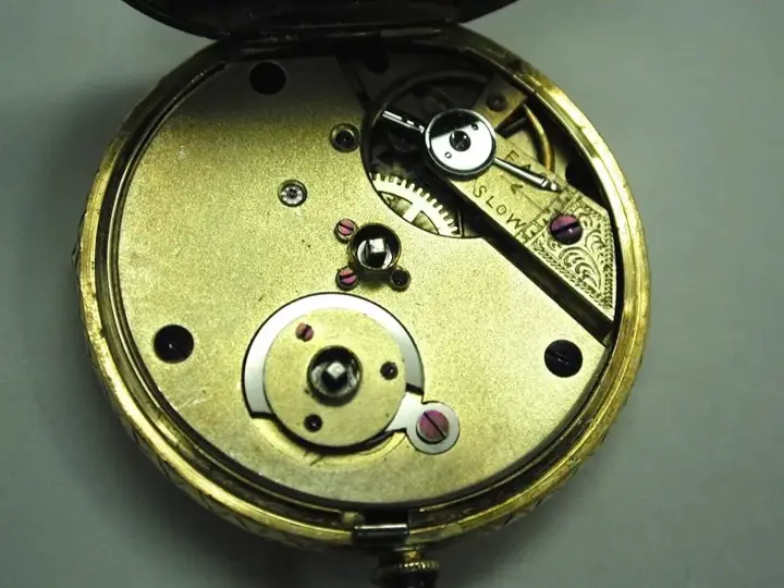 18 Carat Ladies Enamelled Watch with 9 Carat Pinned Bow – Circa 1890 — عکس ۷ از رکورد آرشیو WatchMuseum