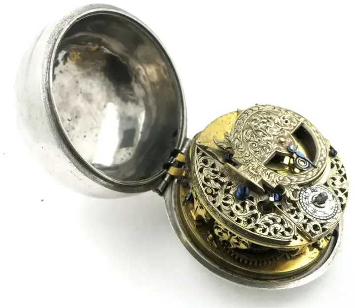 Early mock pendulum with calendar – C1700 — عکس ۴ از رکورد آرشیو WatchMuseum
