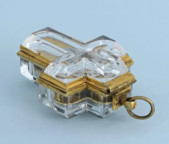 EARLY ROCK CRYSTAL CRUCIFIX WATCH – 1630 — عکس ۴ از رکورد آرشیو WatchMuseum