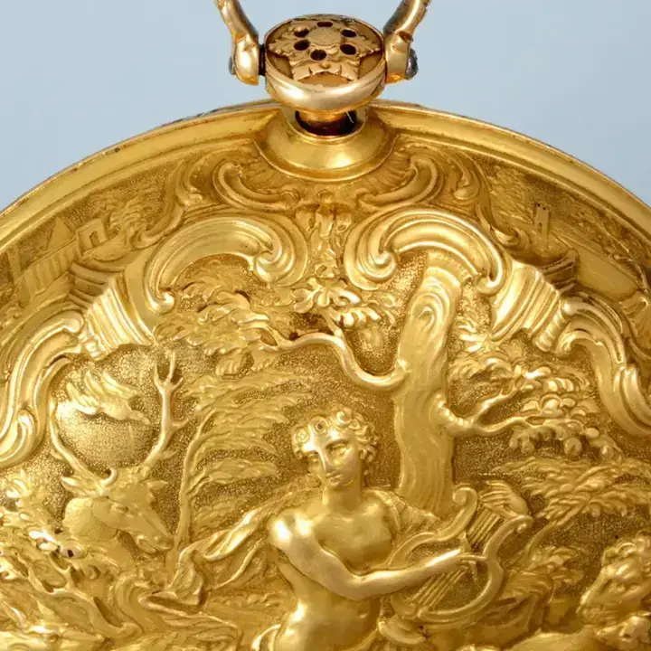 GOLD REPOUSSE PAIR CASE BY MOSER – 1744 — عکس ۶ از رکورد آرشیو WatchMuseum