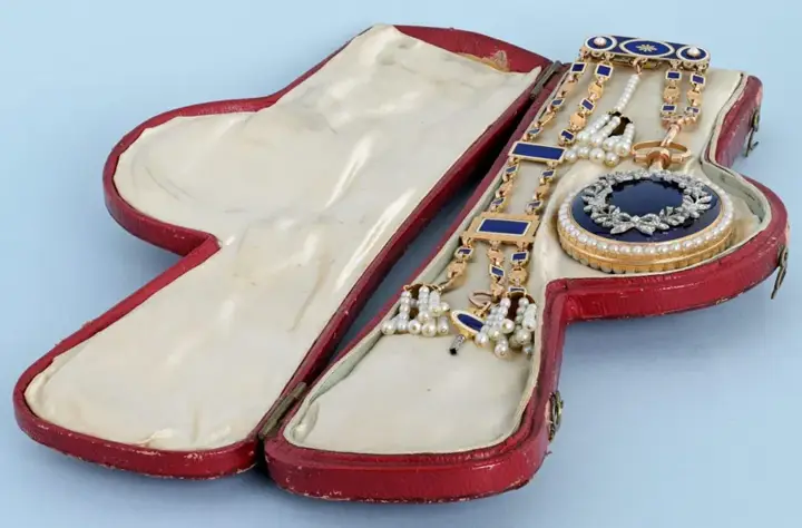 Gold and Enamel Chatelaine Repeating Virgule – Circa 1790 — عکس ۴ از رکورد آرشیو WatchMuseum