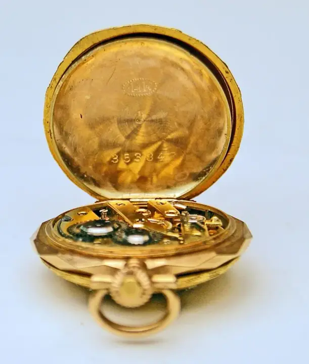 Remontoir Cylindre 10 Rubis Woman”s Swiss 14 Carat Gold Diamonds – around 1900 — عکس ۴ از رکورد آرشیو WatchMuseum