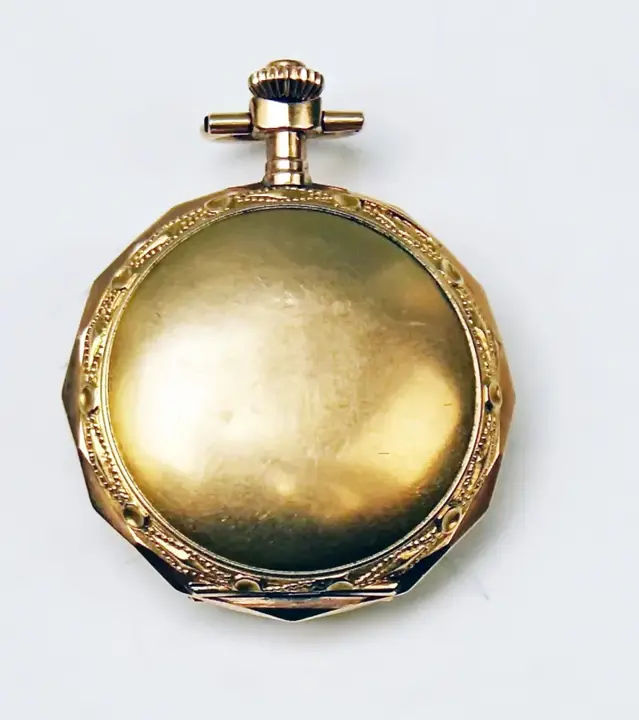 Remontoir Cylindre 10 Rubis Woman”s Swiss 14 Carat Gold Diamonds – around 1900 — عکس ۷ از رکورد آرشیو WatchMuseum