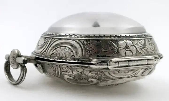Silver repousse case Pocket Watch – 1789 — عکس ۲ از رکورد آرشیو WatchMuseum