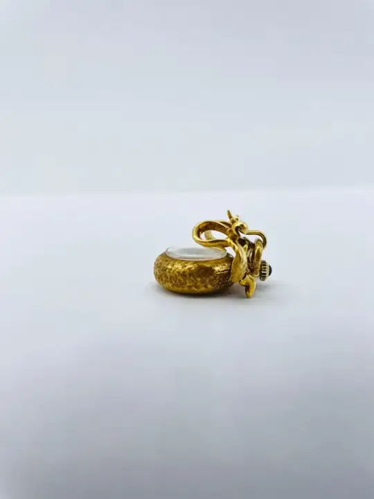 Unique Ebel Brooch Watch 18k Yellow Gold – 1980 — عکس ۸ از رکورد آرشیو WatchMuseum