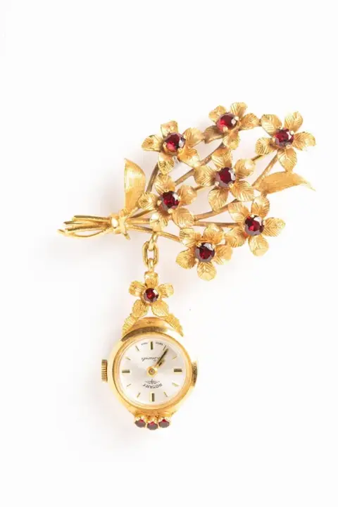 Vintage Roundabout 9 CT Gold Watch Floral Brooch – 1968 — عکس ۲ از رکورد آرشیو WatchMuseum
